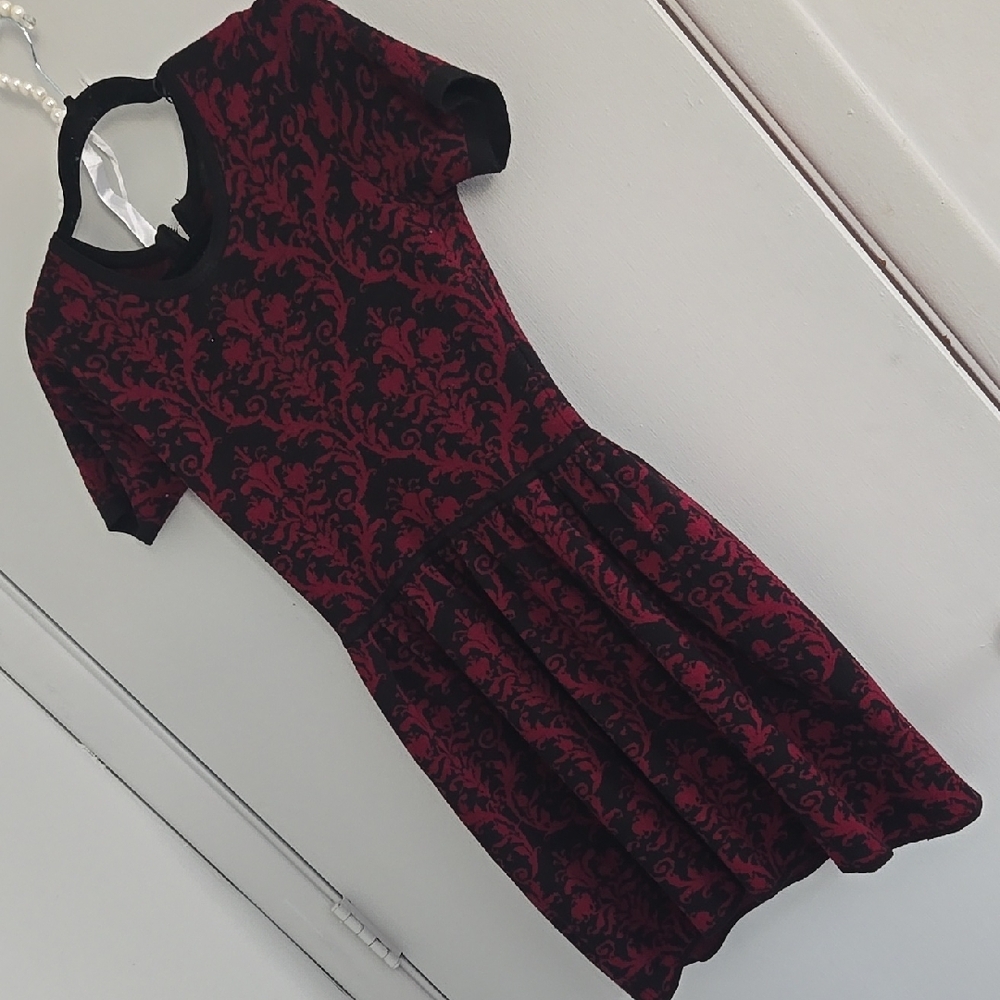 Romeo And Juliet Black and Red Patterned Dress